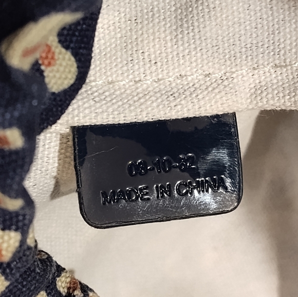 See by Chloe Navy and Beige Vinyl Tote - Picture 8 of 16